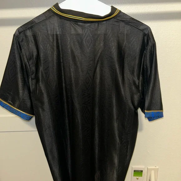 Umbro Manchester United Football Soccer Jersey - Picture 2 of 2